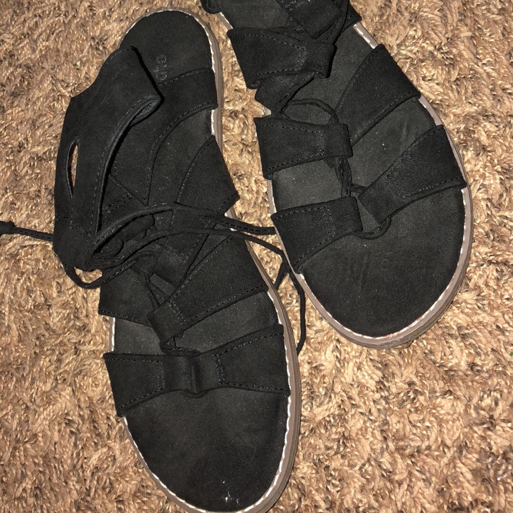 Old Navy sandals only worn one time to a concert